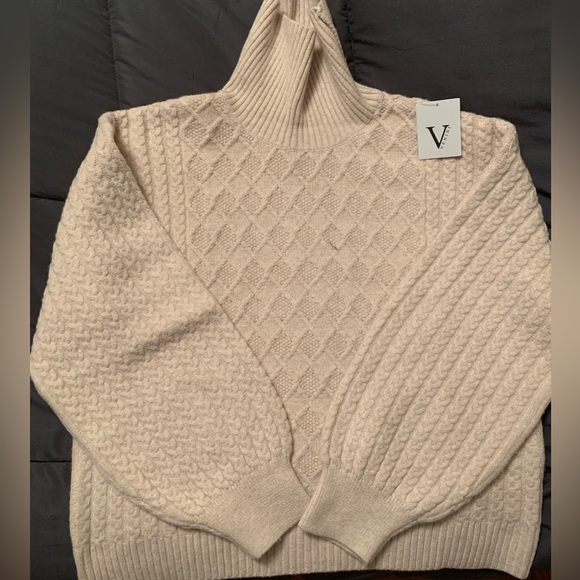Venini Sweaters - NEW - Women’s Soft Warm Sweater